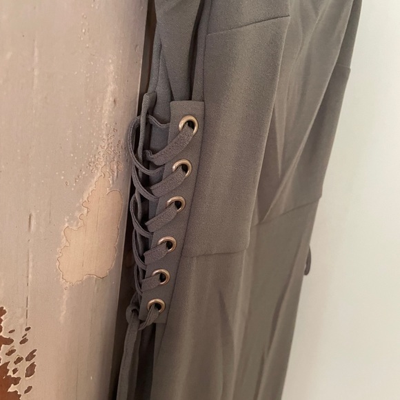 Dress/I State - Picture 3 of 12